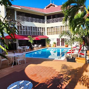 Hotel Altamont Court Kingston