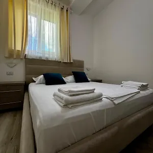 Le Monde 2 , Borsh Albania